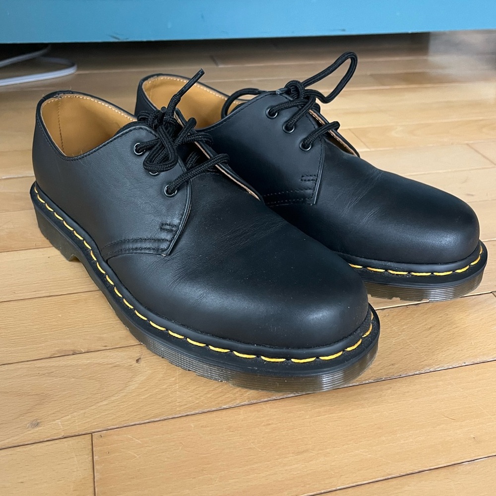 Black Doc Martens 1461 *LIKE NEW*